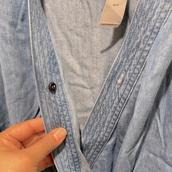 GAP - Maternity V-Neck Jumpsuit - Picture 6 of 10